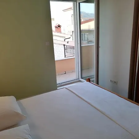 Modern Apartman Апартаменты